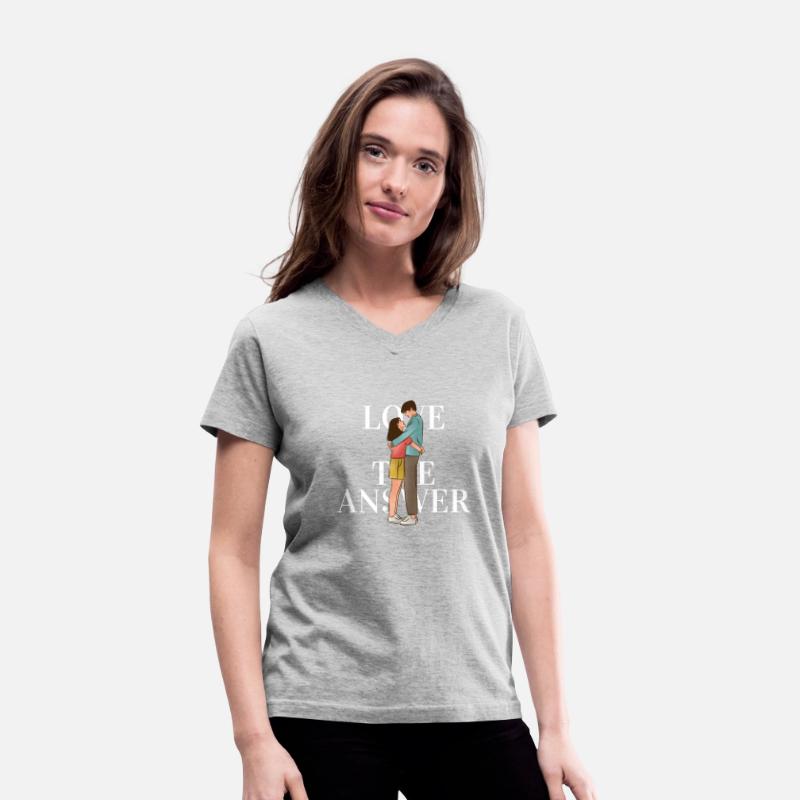 Adorable Couple Embrace Illustration T-Shirts